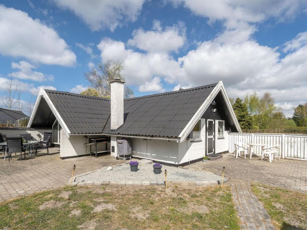 Holiday Home Arnfin - 160M From The Sea In Lolland- Falster And Mon By Interhome Rødby Exterior foto